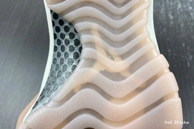 11 685 Air Jordan “Neapolitan” AR0715-101 Practical WMNS 0630